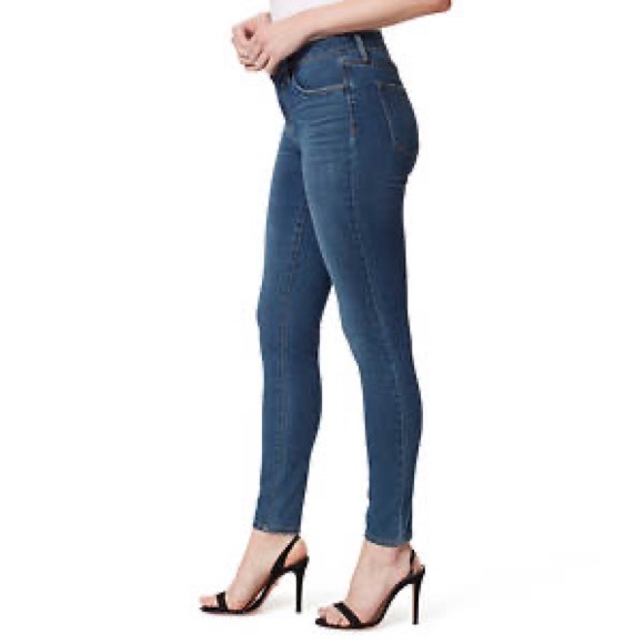 Jessica Simpson Kiss Me Mid-Rise Super-Skinny Jean - Picture 4 of 5